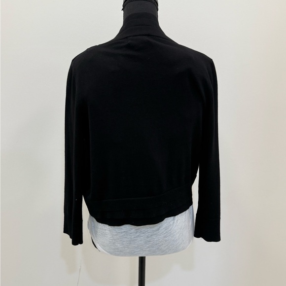 Ronni Nicole - Parisian Chic in a Shrug Black Sweater Open-Front Knit 🇫🇷 - Picture 4 of 11